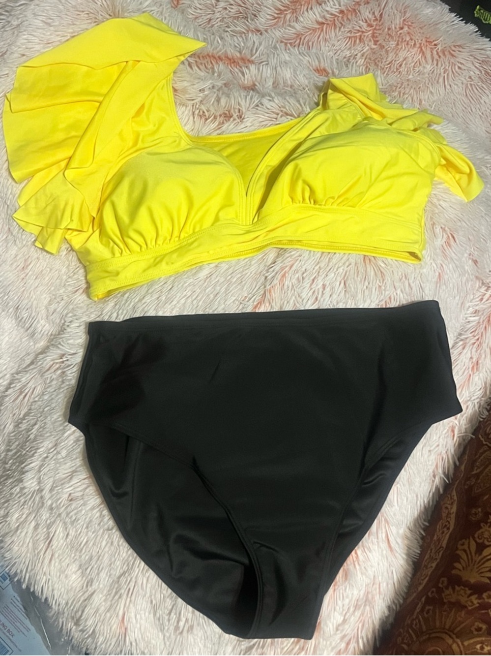 SHEIN Yellow Ruffle Shoulder 3XL Bikini Top with 2XL Black High-Waist Bottoms
